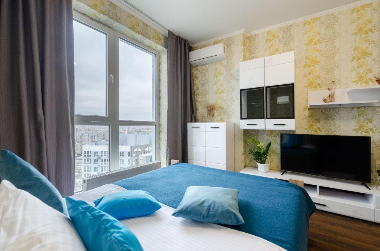Apartment панорамний краєвид на озеро Kyiv